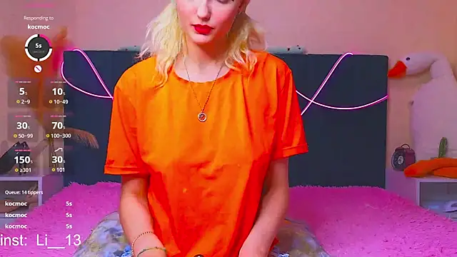 Snapshot of Angelina__1 chatting on 01-08-25, 01:42 Angelina 1 online show from 01-08-25, 01:42