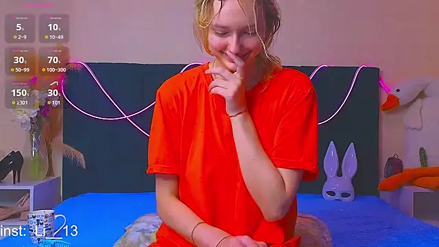 Snapshot of Angelina__1 chatting on 01-14-25, 01:15 Angelina 1 online show from 01-14-25, 01:15