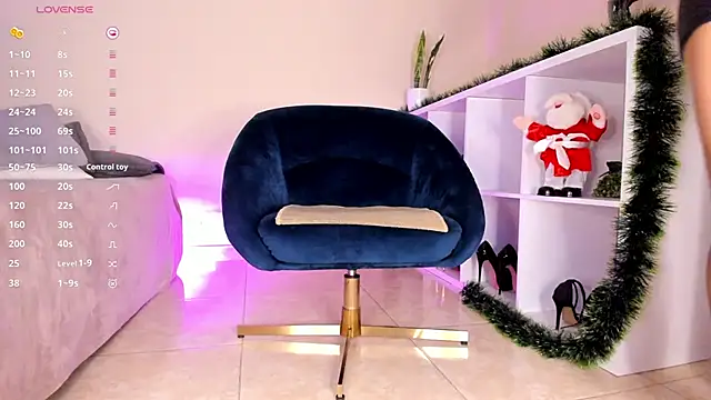 Snapshot of Itzeldreams chatting on 12-20-24, 03:53 Itzeldreams online show from 12-20-24, 03:53