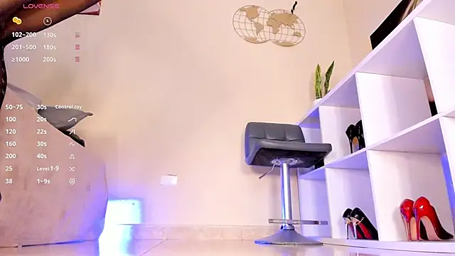 Snapshot of Itzeldreams chatting on 01-06-25, 01:30 Itzeldreams online show from 01-06-25, 01:30