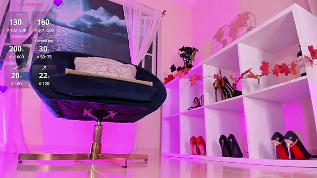 Snapshot of Itzeldreams chatting on 03-18-25, 04:15 Itzeldreams online show from 03-18-25, 04:15