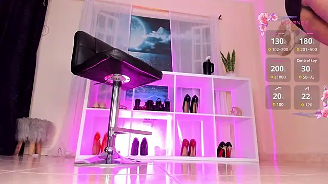 Snapshot of Itzeldreams chatting on 09-15-25, 12:49 Itzeldreams online show from 09-15-25, 12:49