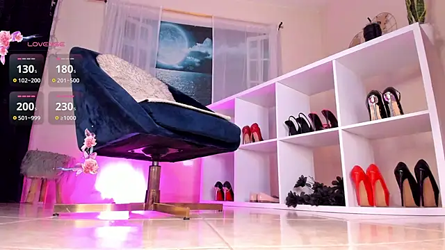 Snapshot of Itzeldreams chatting on 12-02-25, 01:39 Itzeldreams online show from 12-02-25, 01:39