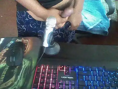 Snapshot of MauroALEXIS chatting on 11-17-25, 10:26 MauroALEXIS online show from 11-17-25, 10:26