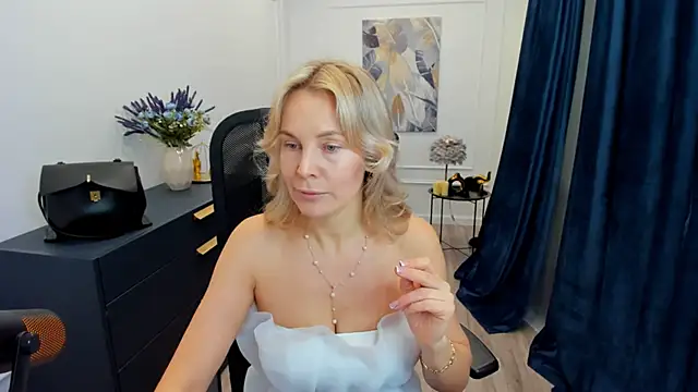 Sinty Devis online show from 02-22-26, 04:24