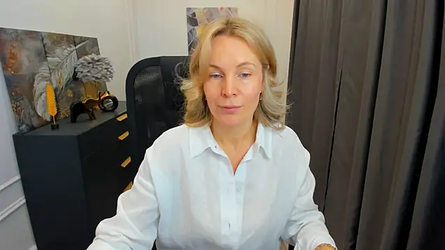 Snapshot of Sinty_Devis chatting on 05-09-26, 04:28 Sinty Devis online show from 05-09-26, 04:28