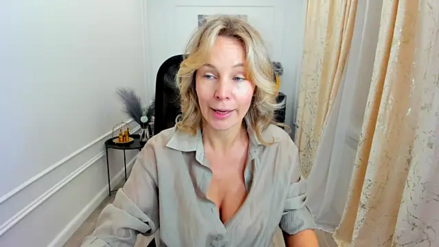 Snapshot of Sinty_Devis chatting on 06-19-26, 04:17 Sinty Devis online show from 06-19-26, 04:17