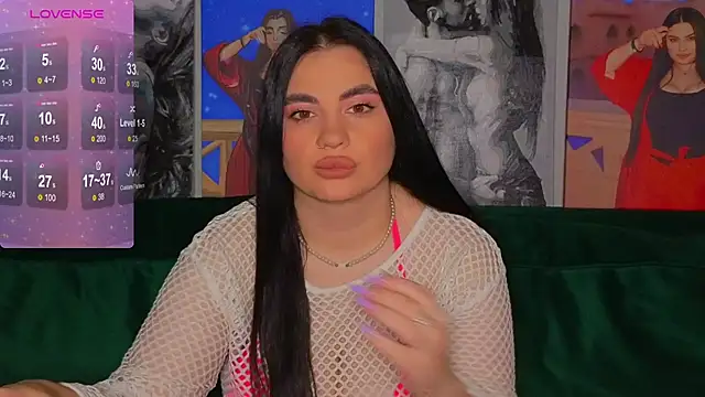 Nikki Kardashian online show from 12-10-24, 08:27