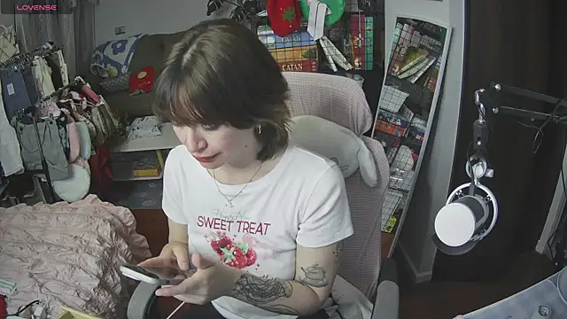 Snapshot of angelic_sg chatting on 02-14-25, 12:09 angelic sg online show from 02-14-25, 12:09