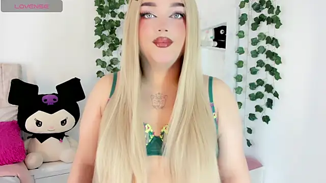 Snapshot of cattriona_muller chatting on 06-22-26, 05:15 cattriona muller online show from 06-22-26, 05:15