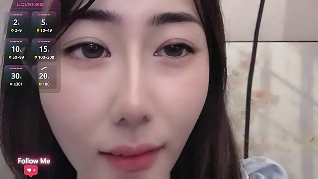 Snapshot of qiqi-- chatting on 05-25-26, 04:02 qiqi-- online show from 05-25-26, 04:02