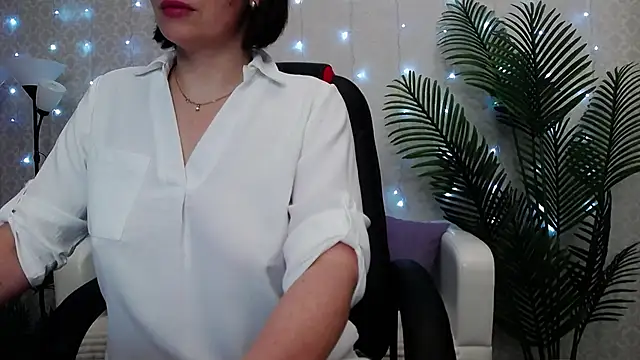 Snapshot of Camelia_Lillie chatting on 05-12-26, 01:03 Camelia Lillie online show from 05-12-26, 01:03