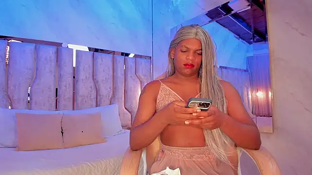 Snapshot of ari_monet chatting on 04-26-26, 11:41 ari monet online show from 04-26-26, 11:41