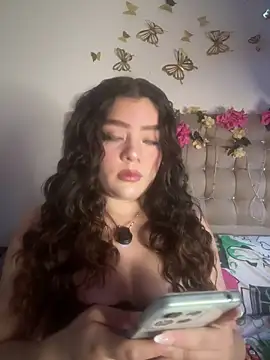 Jullieetta online show from 05-28-26, 12:02