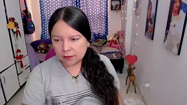 claryssa  online show from 02-16-26, 04:47