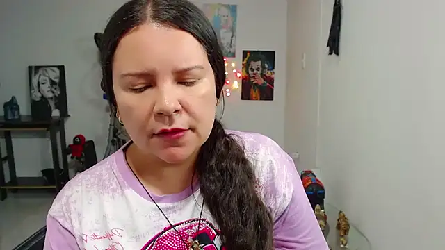 claryssa  online show from 05-28-26, 06:43