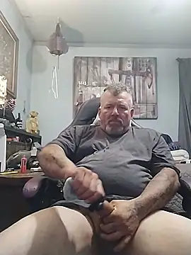 Snapshot of bigdoog8 chatting on 06-10-26, 10:52 bigdoog8 online show from 06-10-26, 10:52