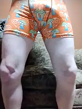 Hugebwc102 online show from 12-15-25, 05:01