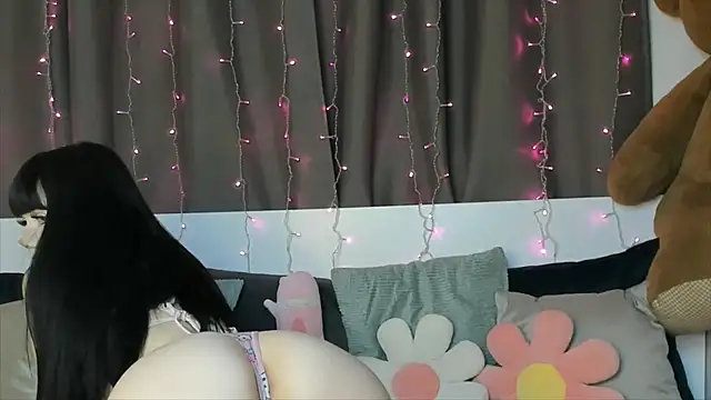 Snapshot of Juicy_MilkX chatting on 02-21-25, 08:51 Juicy MilkX online show from 02-21-25, 08:51