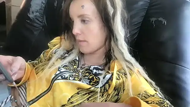 kittycatkendra online show from 02-25-25, 08:19