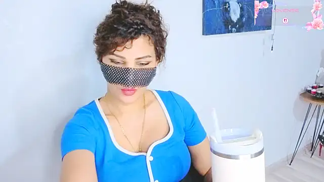 Snapshot of Turkish_Latina chatting on 07-14-26, 10:15 Turkish Latina online show from 07-14-26, 10:15