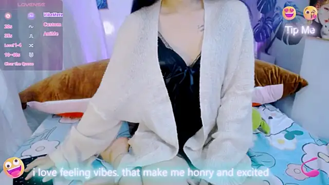 Snapshot of Ly__ chatting on 02-26-26, 03:05 Ly online show from 02-26-26, 03:05