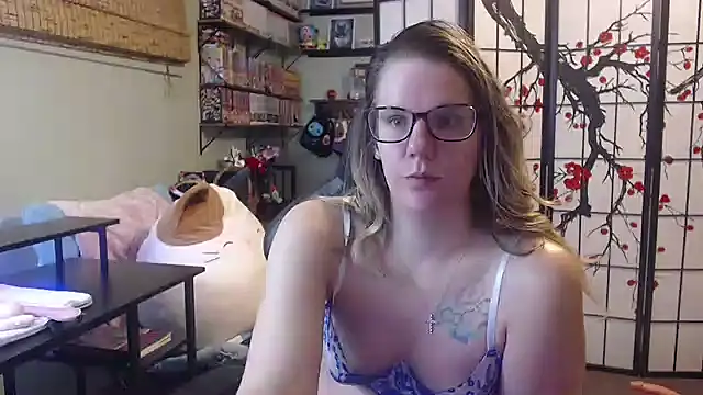 Sarahtineke online show from 03-15-26, 03:07