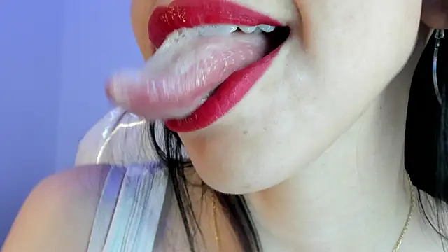 Snapshot of Katty_mouth chatting on 05-27-26, 08:17 Katty mouth online show from 05-27-26, 08:17