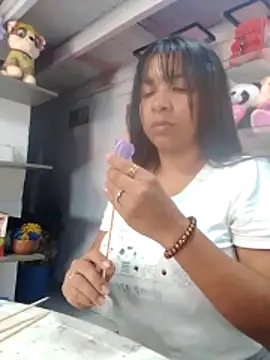 Snapshot of VivienAndClark chatting on 11-04-25, 03:00 VivienAndClark online show from 11-04-25, 03:00