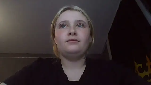 Snapshot of Light_Luna chatting on 07-31-26, 03:55 Light Luna online show from 07-31-26, 03:55