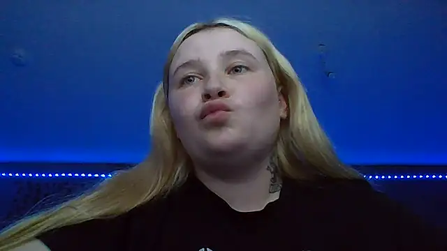 Snapshot of Light_Luna chatting on 08-05-26, 03:59 Light Luna online show from 08-05-26, 03:59
