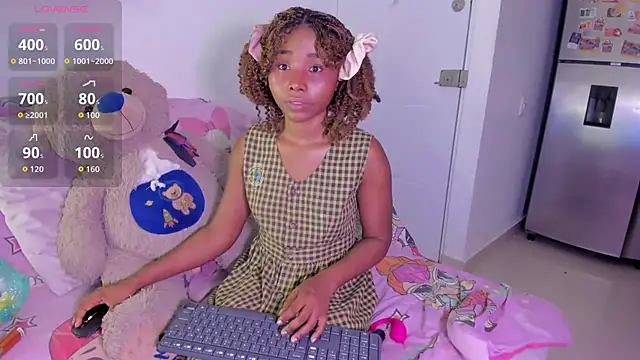 Snapshot of kimmysantoo chatting on 07-18-26, 06:50 kimmysantoo online show from 07-18-26, 06:50