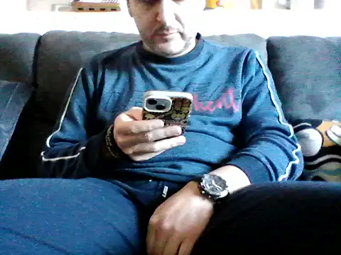 Snapshot of daky_86 chatting on 05-17-26, 04:58 daky 86 online show from 05-17-26, 04:58