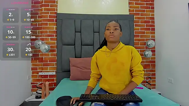 lorre williamss online show from 10-10-25, 02:49