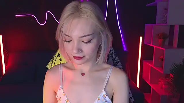 Snapshot of SandraBoyl chatting on 01-22-25, 01:20 SandraBoyl online show from 01-22-25, 01:20