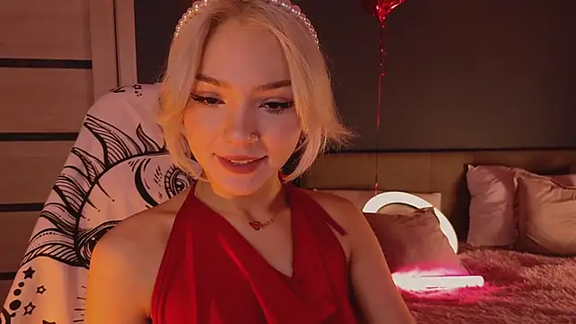 Snapshot of SandraBoyl chatting on 03-14-25, 01:05 SandraBoyl online show from 03-14-25, 01:05