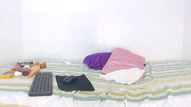 Snapshot of churcavagina40 chatting on 12-27-24, 04:15 churcavagina40 online show from 12-27-24, 04:15