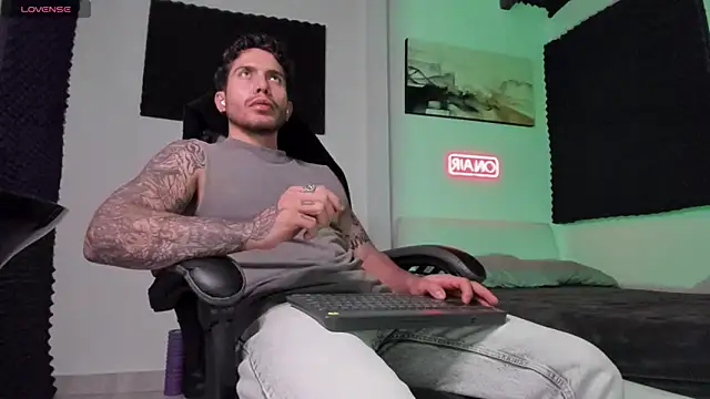 LucianSinclair online show from 11-20-25, 03:39