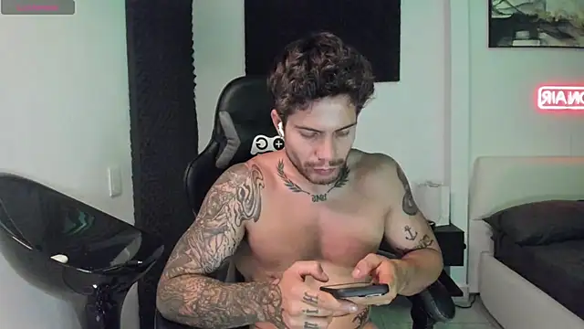 LucianSinclair online show from 12-02-25, 04:07