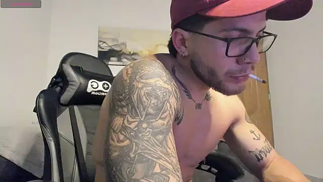 Snapshot of LucianSinclair chatting on 07-03-26, 03:13 LucianSinclair online show from 07-03-26, 03:13