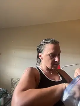 Snapshot of Everlyrose27 chatting on 09-18-25, 06:32 Everlyrose27 online show from 09-18-25, 06:32