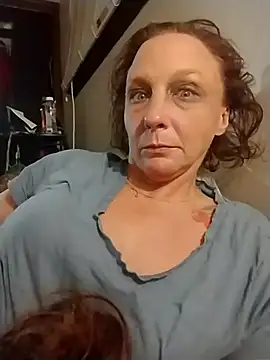 Snapshot of Everlyrose27 chatting on 02-17-26, 01:46 Everlyrose27 online show from 02-17-26, 01:46