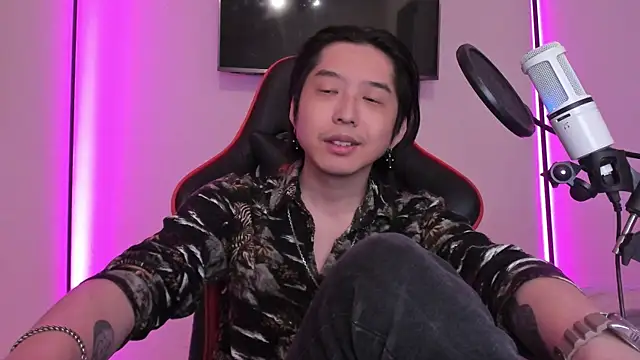 wexlee7 online show from 10-04-25, 02:04