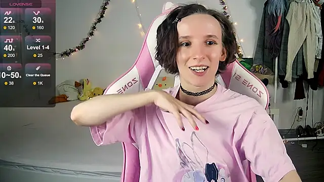 Violet Veliya online show from 10-31-25, 05:47