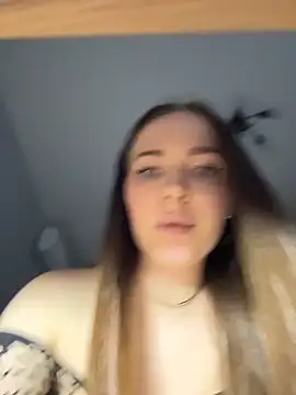 -SweetDi- online show from 04-14-26, 07:31