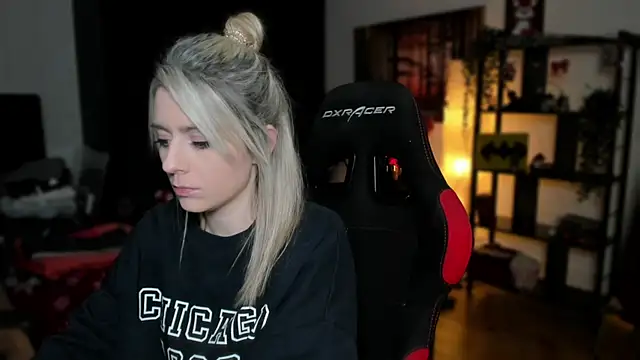 Lisaonthemoon online show from 01-04-25, 07:13