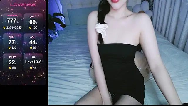 Snapshot of _Viviann_ chatting on 12-10-24, 04:06 Viviann online show from 12-10-24, 04:06