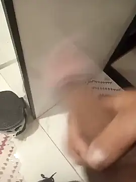 Snapshot of dredre1069 chatting on 02-09-25, 11:04 dredre1069 online show from 02-09-25, 11:04