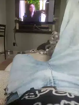 Snapshot of dredre1069 chatting on 11-14-25, 04:28 dredre1069 online show from 11-14-25, 04:28