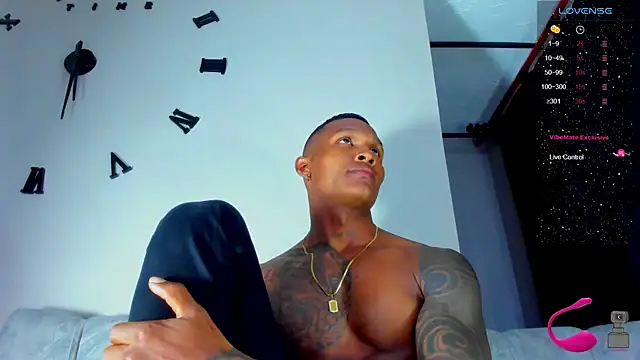 esteveen ortegas  online show from 12-20-24, 07:55